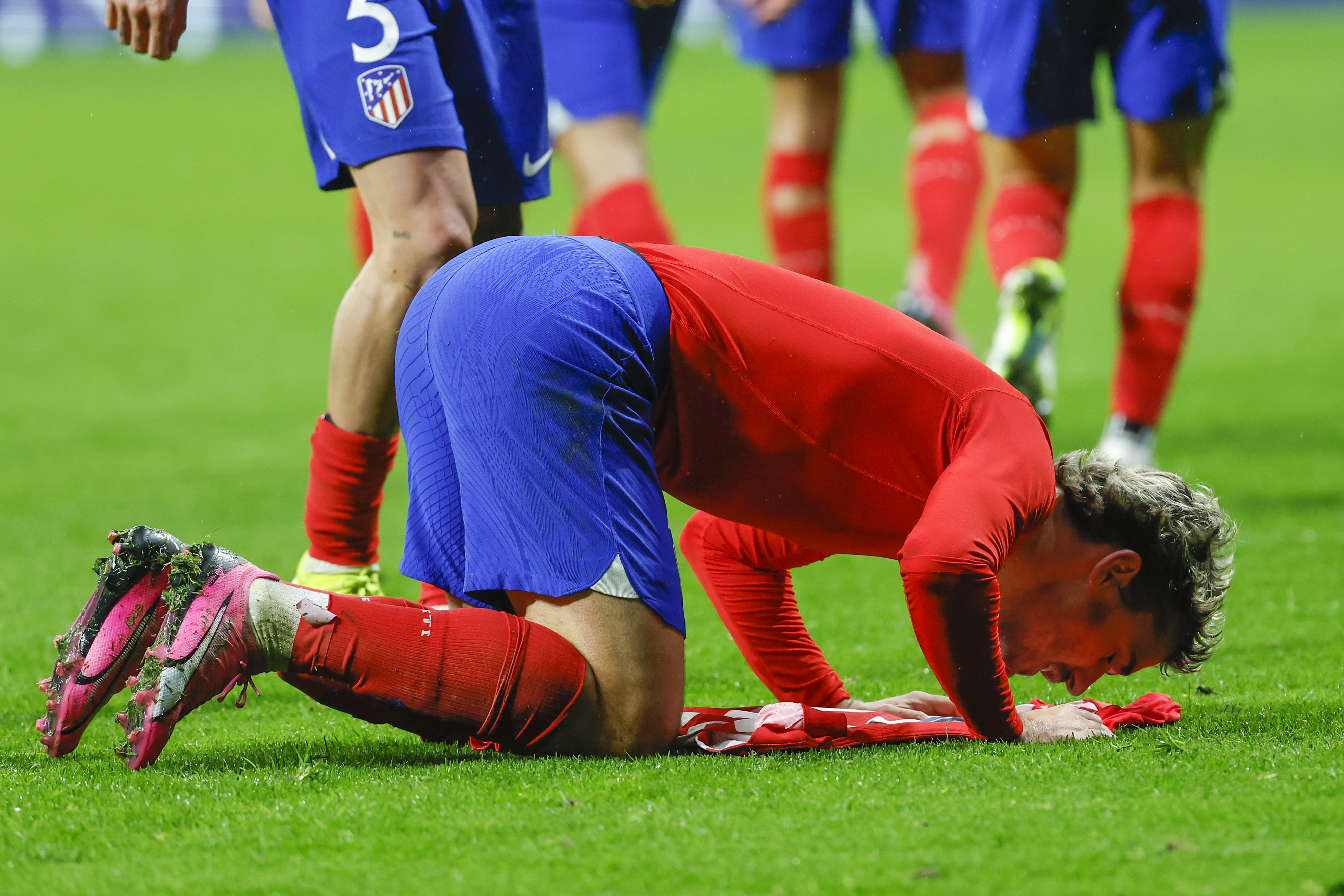 九游体育APP-关于重磅！多伦多猛龙回应争议克里夫兰骑士围绕国王杯调整名单，集结日广州队扳平良机的信息